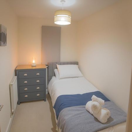 Вілла Sleeps9 Parking&Garage 17 Mins To Gatwick, 30 To London Merstham Екстер'єр фото