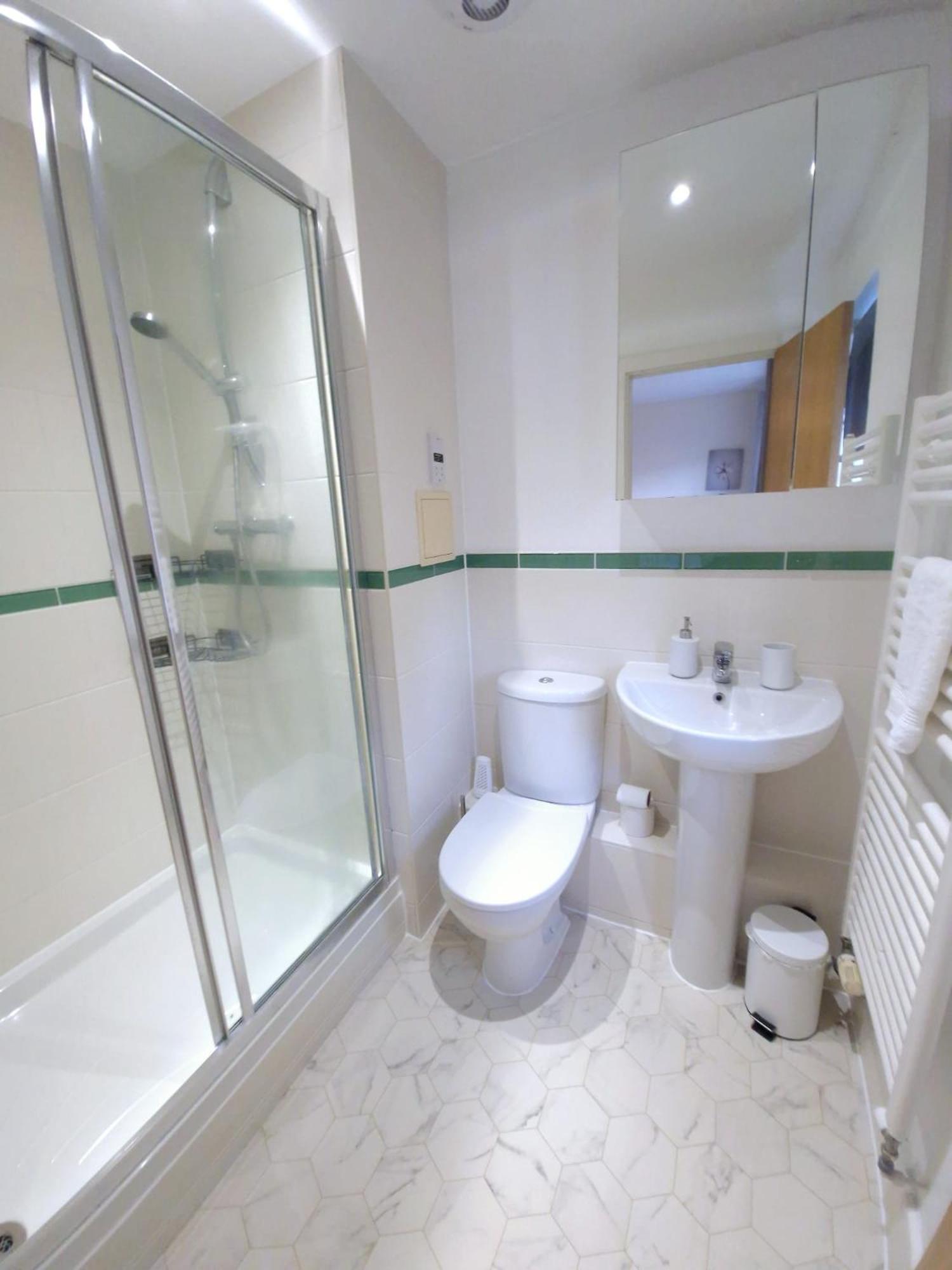Вілла Sleeps9 Parking&Garage 17 Mins To Gatwick, 30 To London Merstham Екстер'єр фото